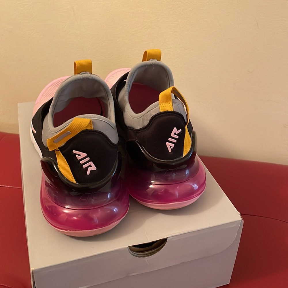 Nike Air Max 270 Extreme
Big Kids’ Shoes - Picture 6 of 8